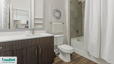 2201 Glenwood Ave SE, Unit 2113 in Atlanta, GA - Building Photo - Building Photo