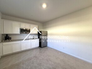 3001 Newfoundland Dr in Roseville, CA - Building Photo - Building Photo