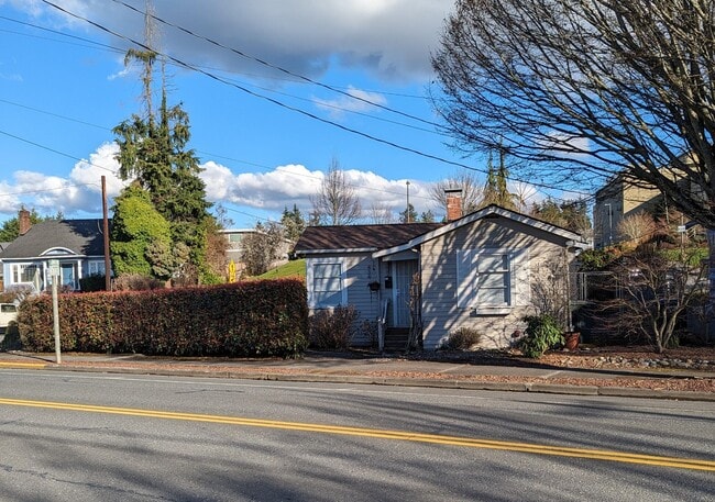 property at 434 3rd Ave N