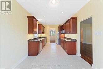 188 Whispering Winds Way in Ottawa, ON - Building Photo - Building Photo