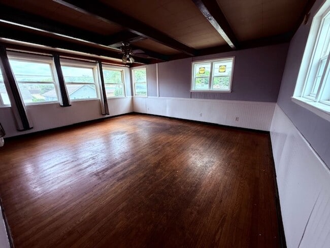 property at 525 Camden Rd