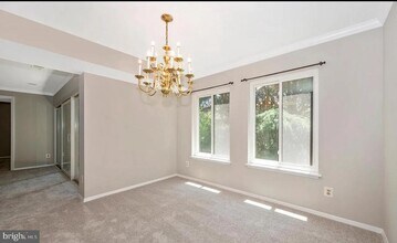 11305 Commonwealth Dr in Rockville, MD - Building Photo - Building Photo