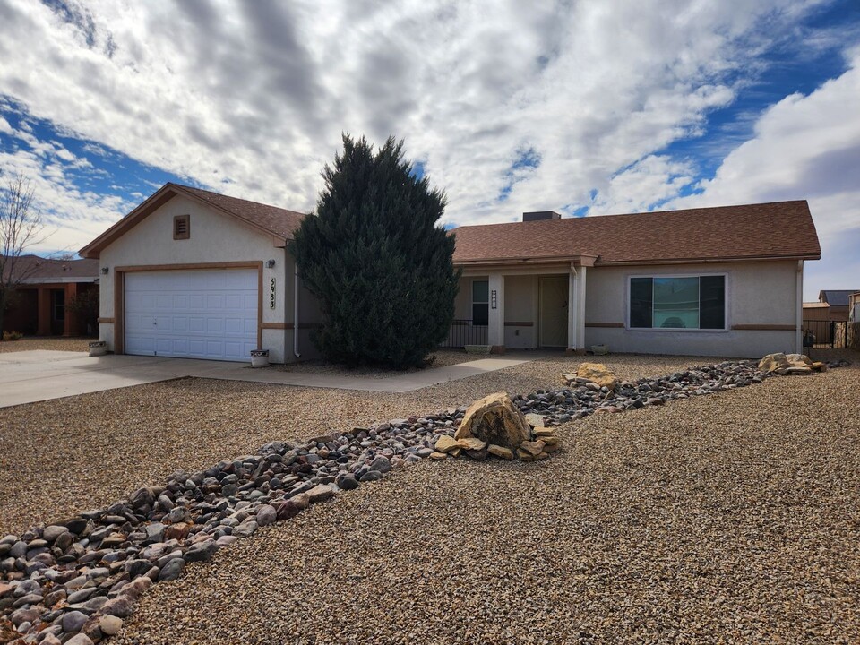 5983 Moon View Dr in Las Cruces, NM - Building Photo