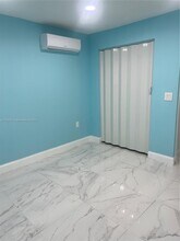 11971 SW 195th St in Miami, FL - Foto de edificio - Building Photo