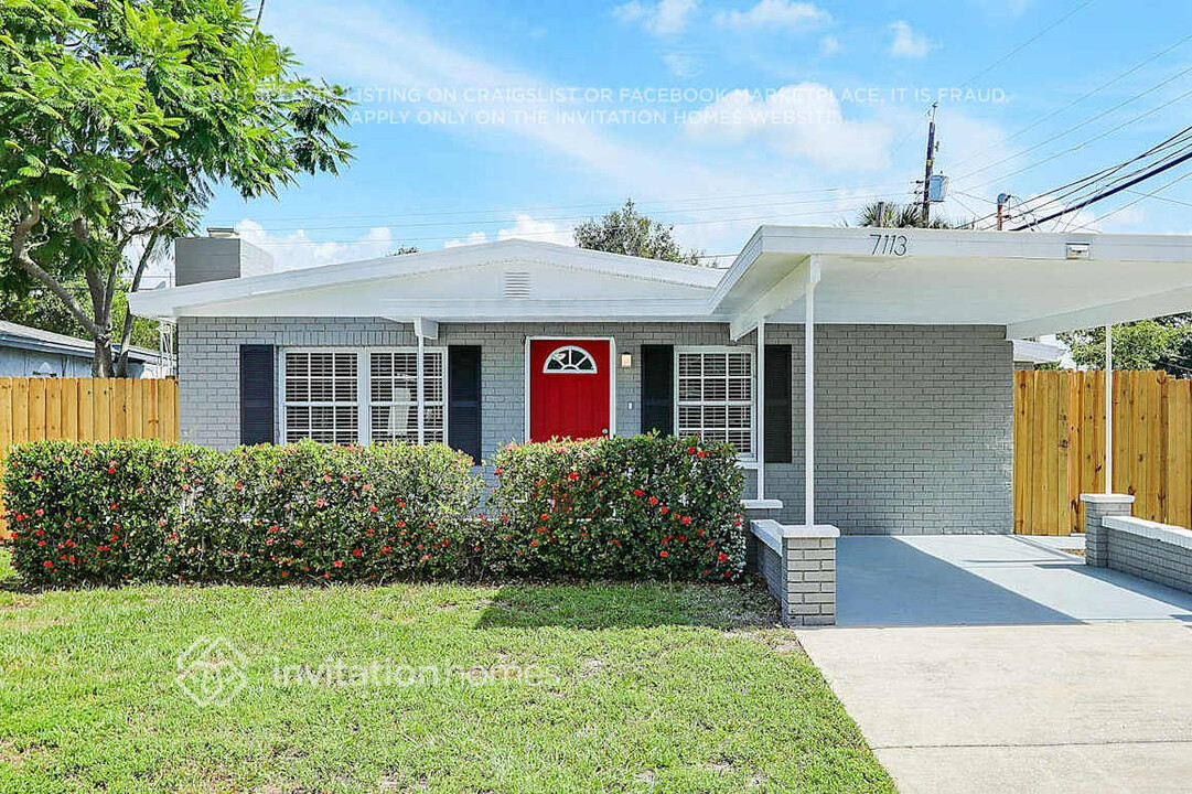 7113 36th Ave N in St. Petersburg, FL - Building Photo