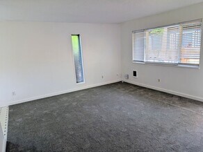 5630-5632-5632 SE 88th Ave in Portland, OR - Foto de edificio - Building Photo