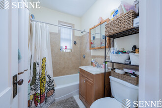 455 Broadway, Unit 465-12 in Somerville, MA - Foto de edificio - Building Photo