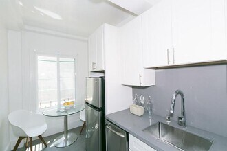 345 Fulton St-Unit -35 in San Francisco, CA - Building Photo - Building Photo