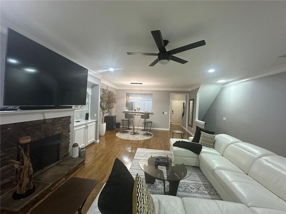 2011 Appaloosa Mill Cir NE in Buford, GA - Building Photo