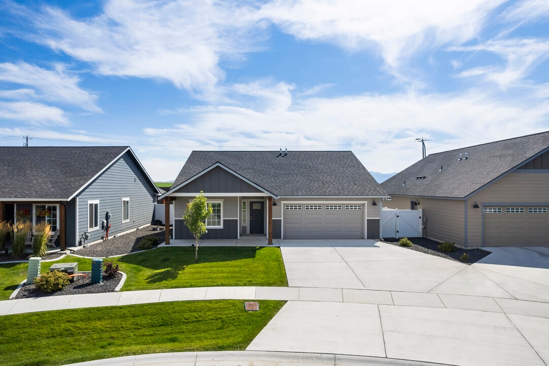 Thayer Cottages in Rathdrum, ID - Foto de edificio