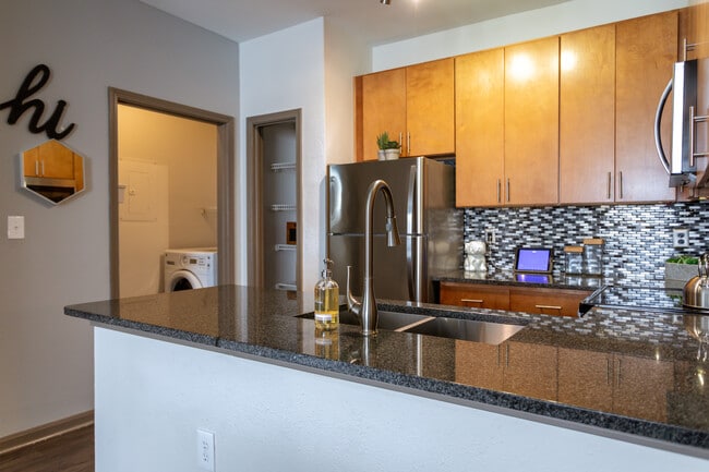 Presley Oaks in Charlotte, NC - Building Photo - Interior Photo