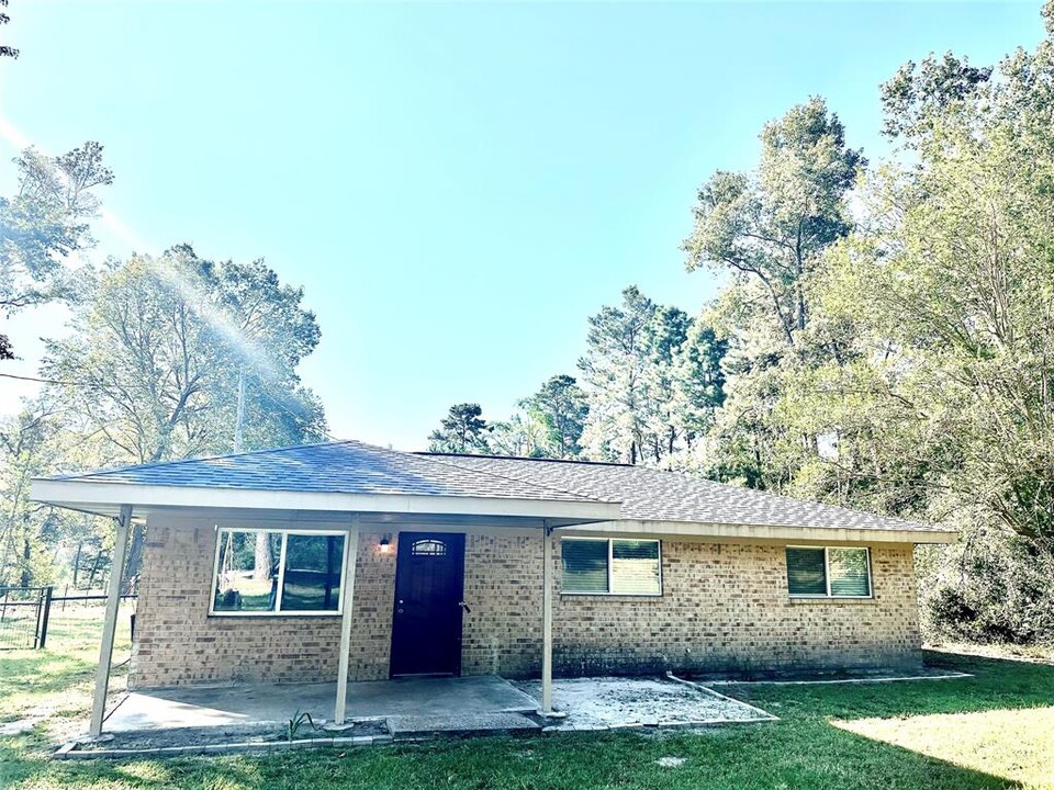 1800 TX-150 in New Waverly, TX - Building Photo