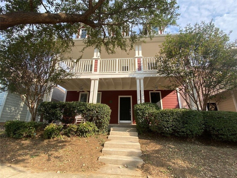 9895 Cedarcrest Dr in Providence Village, TX - Building Photo