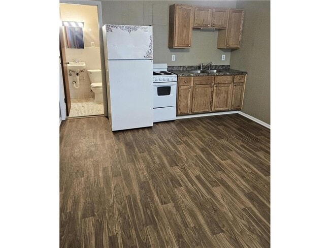 property at 1205 S Sibley Ave