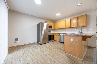 2322 SE 89th Ave in Portland, OR - Building Photo - Building Photo