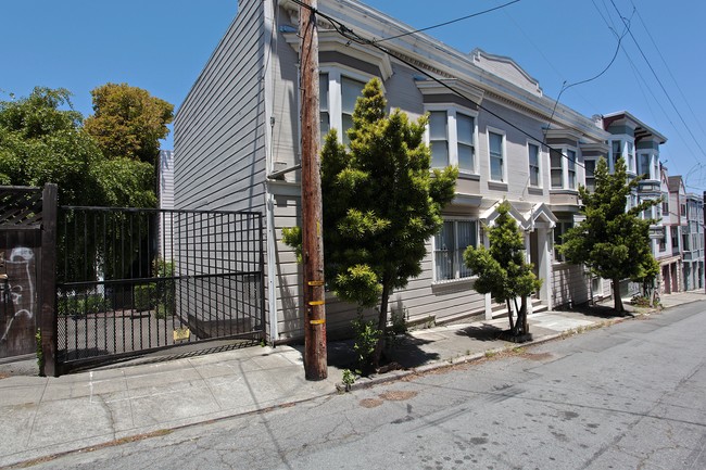 343-357 Oak St. & 240-242 Li in San Francisco, CA - Foto de edificio - Building Photo