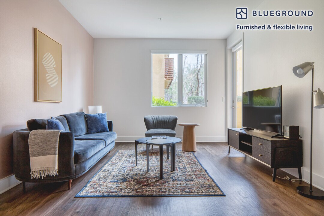 12722 Millennium Dr in Los Angeles, CA - Building Photo