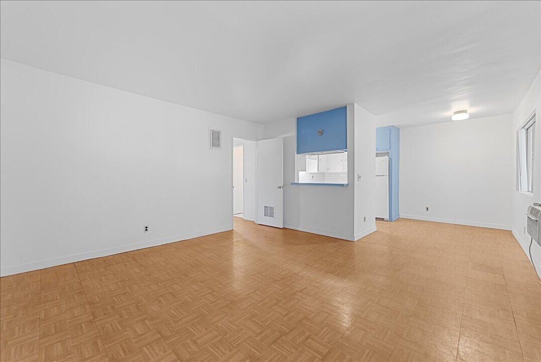 4909 Sycamore Terrace in Los Angeles, CA - Building Photo