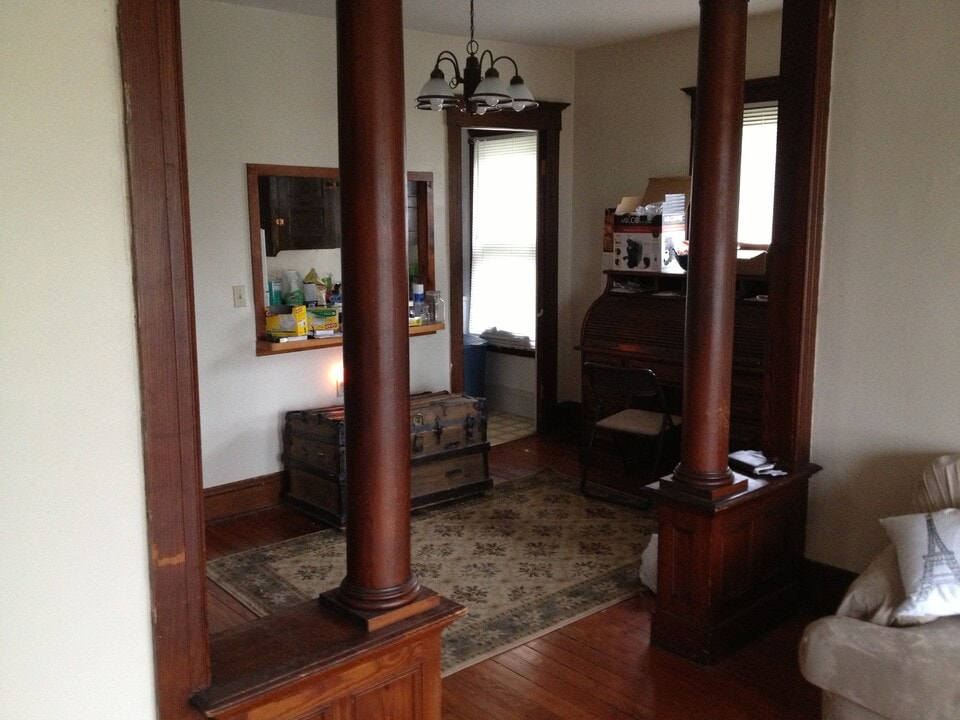 221 Ulster St, Unit 2 in Syracuse, NY - Building Photo