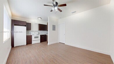 74 W 15th St in Hialeah, FL - Building Photo - Building Photo