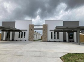1411 S Flag St in Pharr, TX - Building Photo