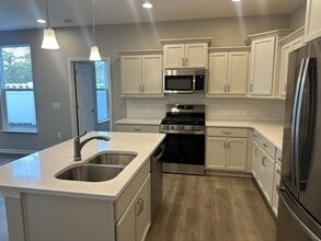 4493 Marilyn Ct in Grove City, OH - Building Photo - Building Photo