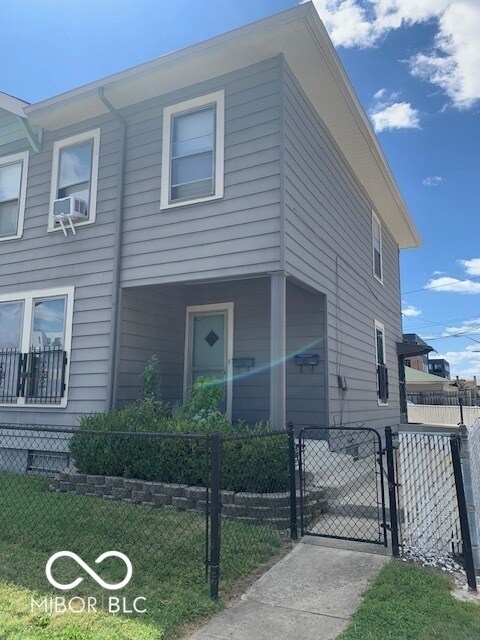 1022 Laurel St in Indianapolis, IN - Building Photo - Building Photo