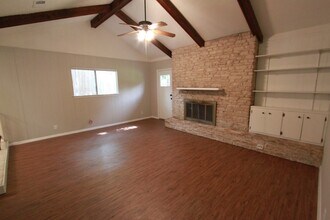 6606 Betty Cook Dr in Austin, TX - Building Photo - Building Photo