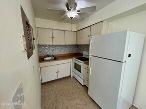 735 Greens Ave-Unit -6B in Long Branch, NJ - Building Photo - Building Photo