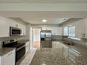 1004 Hearth Ct in Virginia Beach, VA - Building Photo - Building Photo