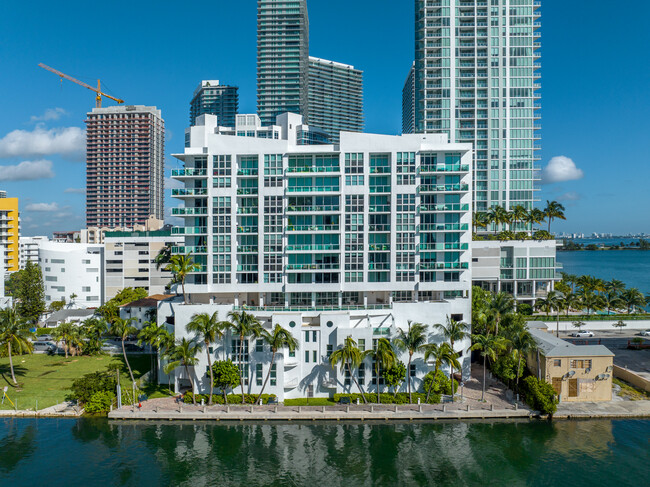 Moon Bay in Miami, FL - Building Photo - Building Photo