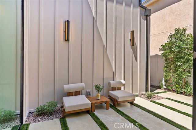 14738 Otsego St in Los Angeles, CA - Building Photo - Building Photo