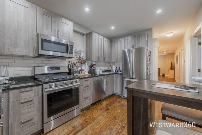 1640 W Blackhawk St in Chicago, IL - Building Photo - Building Photo