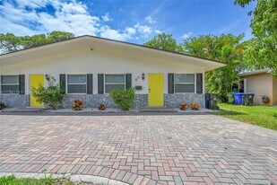 810 SW 12th Ct in Fort Lauderdale, FL - Building Photo