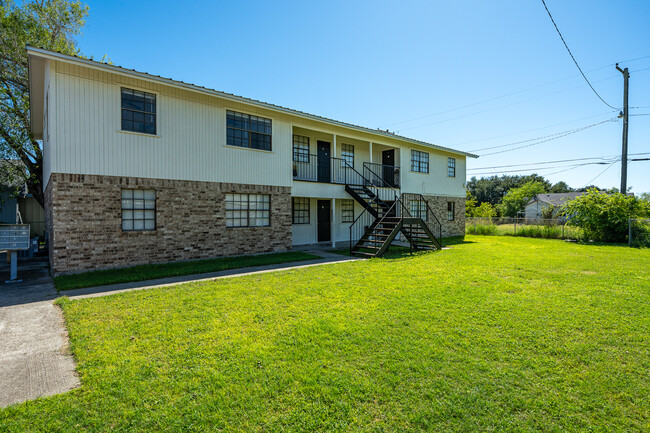 706 E Borden St in Sinton, TX - Building Photo - Building Photo