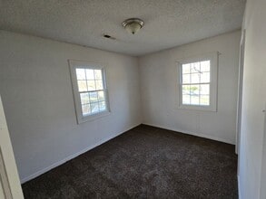 315 SE 34th St in Topeka, KS - Building Photo - Building Photo