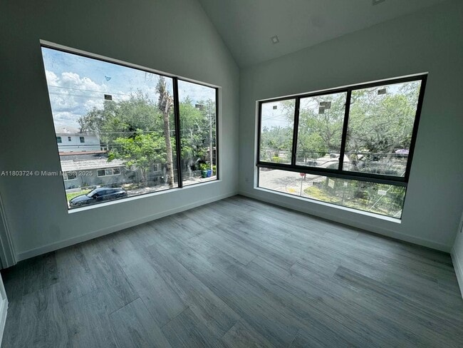 3604 Day Ave in Miami, FL - Building Photo - Building Photo