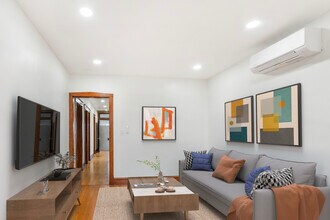 3115 N Davlin Ct, Unit 3 in Chicago, IL - Building Photo - Building Photo