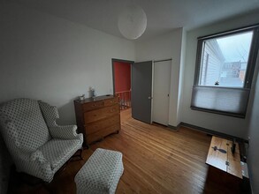 1 Bedroom in Shared House. in Toronto, ON - Building Photo - Building Photo