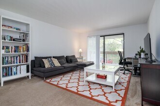 28 Hillside Terrace, Unit A in White Plains, NY - Building Photo - Building Photo