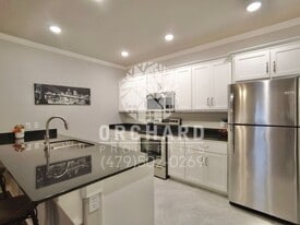 1900 E Brookview Cir in Siloam Springs, AR - Building Photo