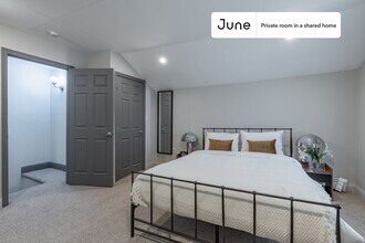 Private bedroom in 5 bed/3 bath Home in Boston, MA - Building Photo - Building Photo