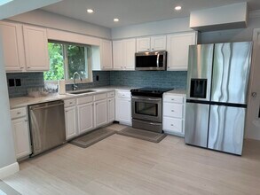 16 Midlane Rd in Boynton Beach, FL - Building Photo - Building Photo