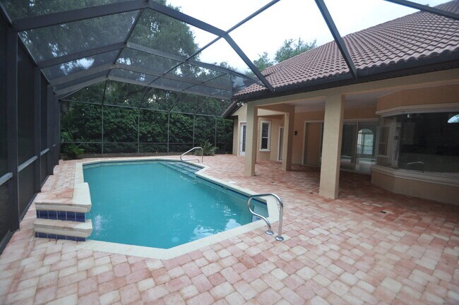 12 Clementina Ct in Palm Coast, FL - Foto de edificio - Building Photo