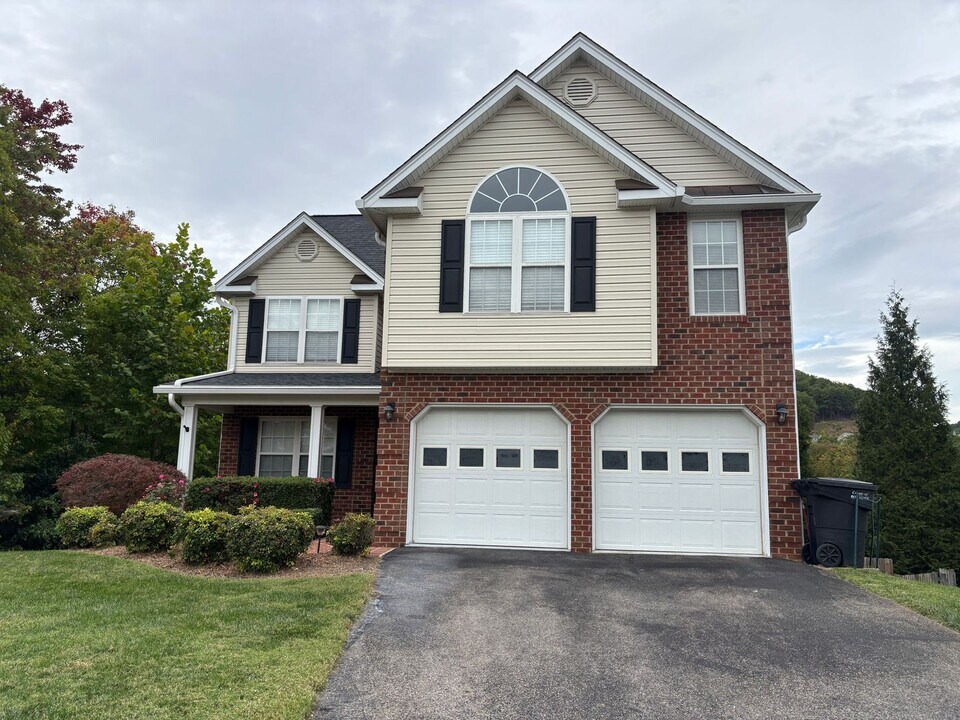 4465 Olyvia Place in Roanoke, VA - Building Photo