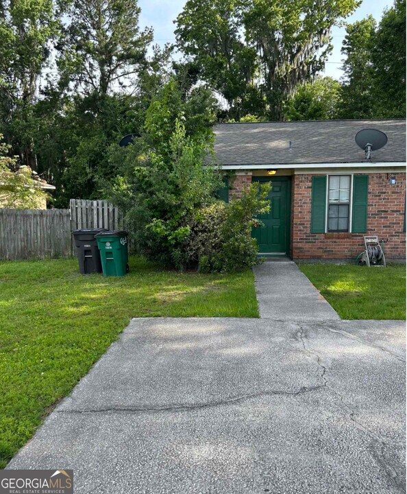 406 Admiral's Walk Dr in St. Marys, GA - Building Photo