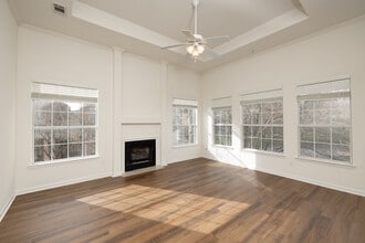 Legacy Oaks at Spring Hill Apartments in Mobile, AL - Building Photo - Interior Photo