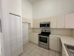 1651 SE 28th Ct, Unit 203 in Homestead, FL - Building Photo - Building Photo