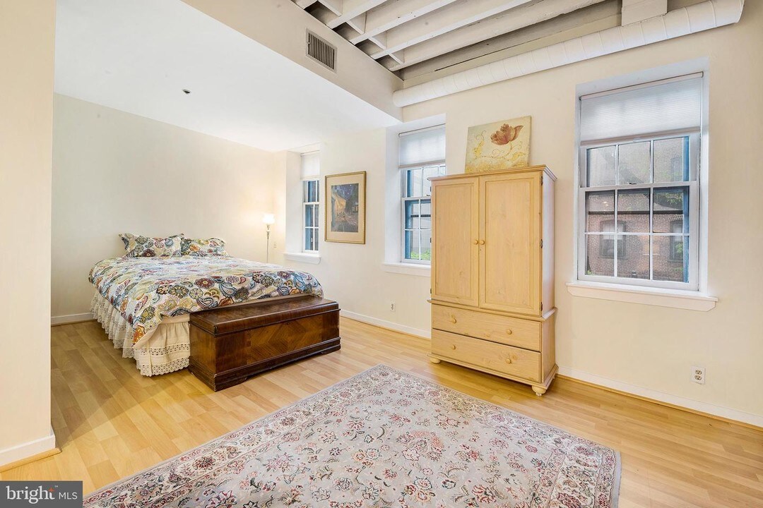 301 Race St-Unit -312 in Philadelphia, PA - Building Photo