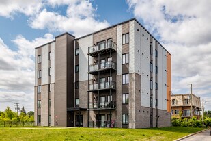 1440A Curé-Labelle Boul in Laval, QC - Building Photo